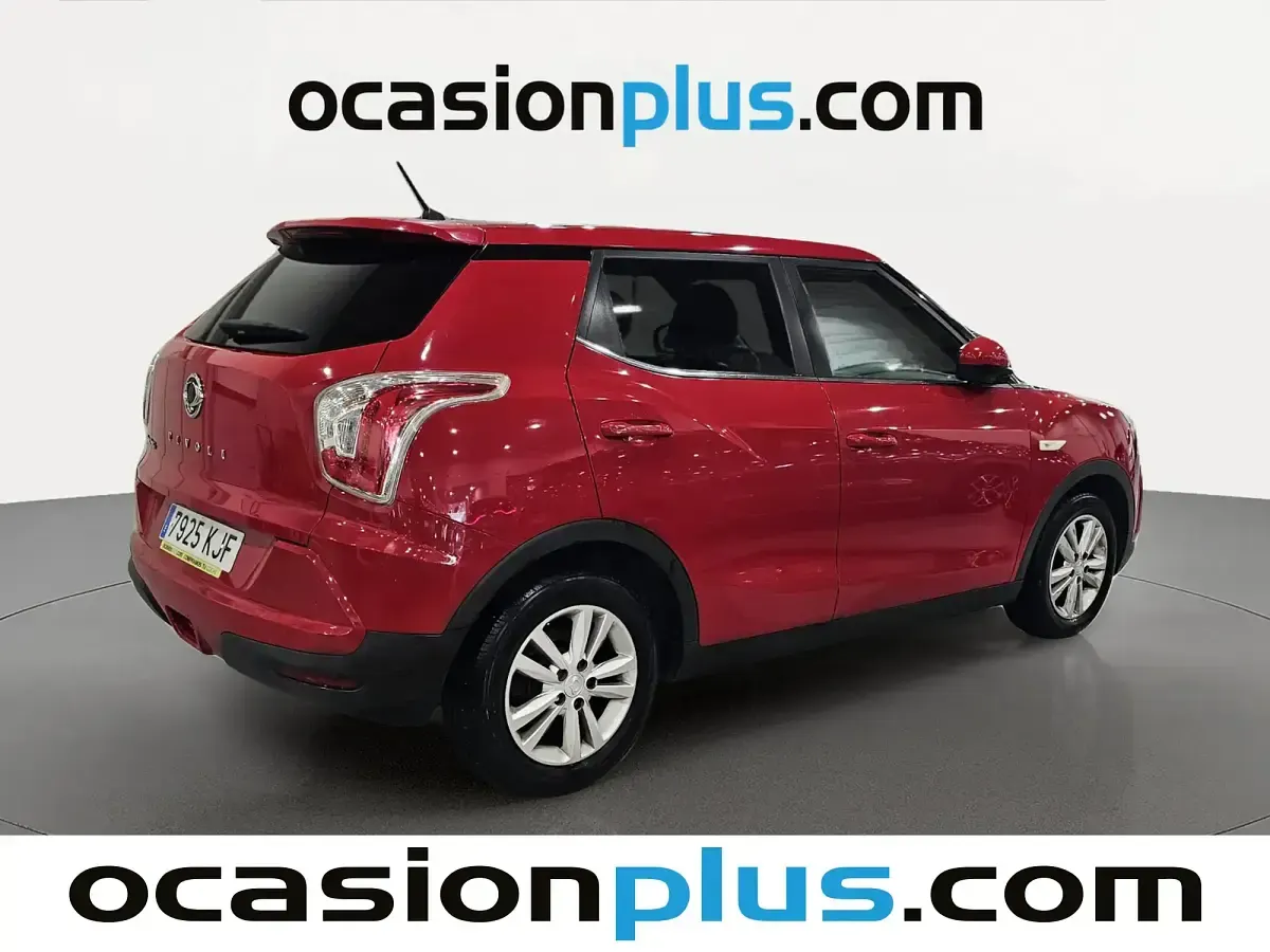 Usado SsangYong Tivoli 115 CV (84 kW) 2018 Rojo SUV