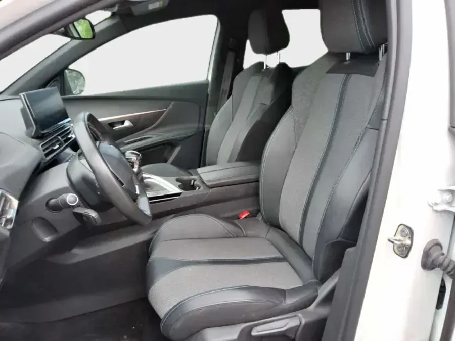 Usado Peugeot 3008 Allure 131 CV (96 kW) 2024 Blanco SUV