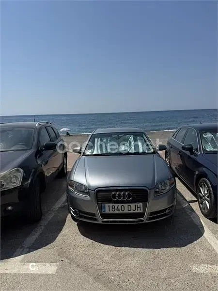 Usado Audi A4 140 CV (102 kW) 2005 Gris / plata Berlina