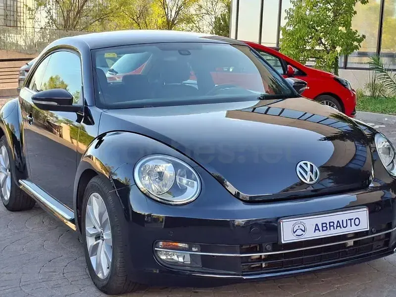 Usado VW Beetle 110 CV (80 kW) 2015 Negro Utilitario