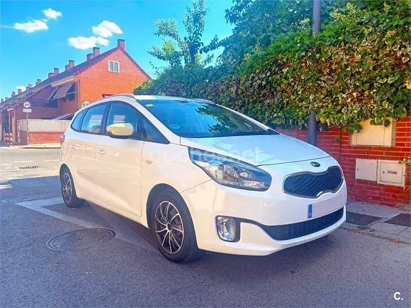 Usado Kia Carens 115 CV (84 kW) 2016 Blanco Monovolumen