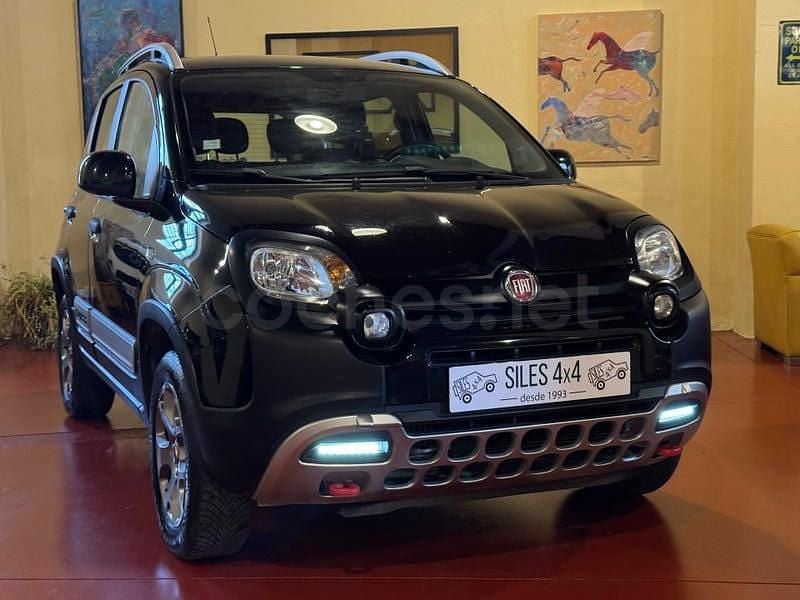 Usado Fiat Panda 4x4 85 CV (62 kW) 2018 Negro Utilitario
