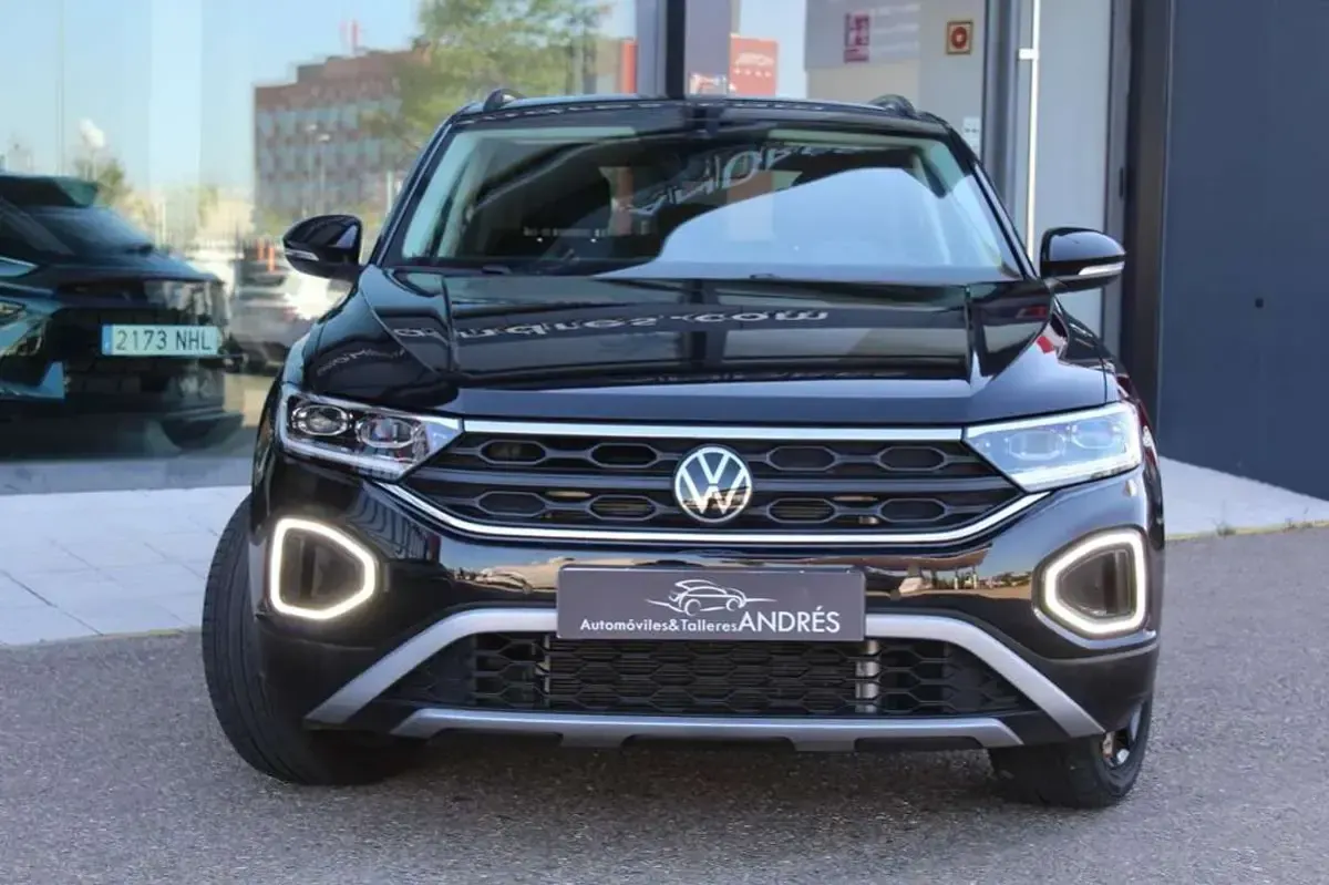 Usado VW T-Roc 150 CV (110 kW) 2023 Negro SUV