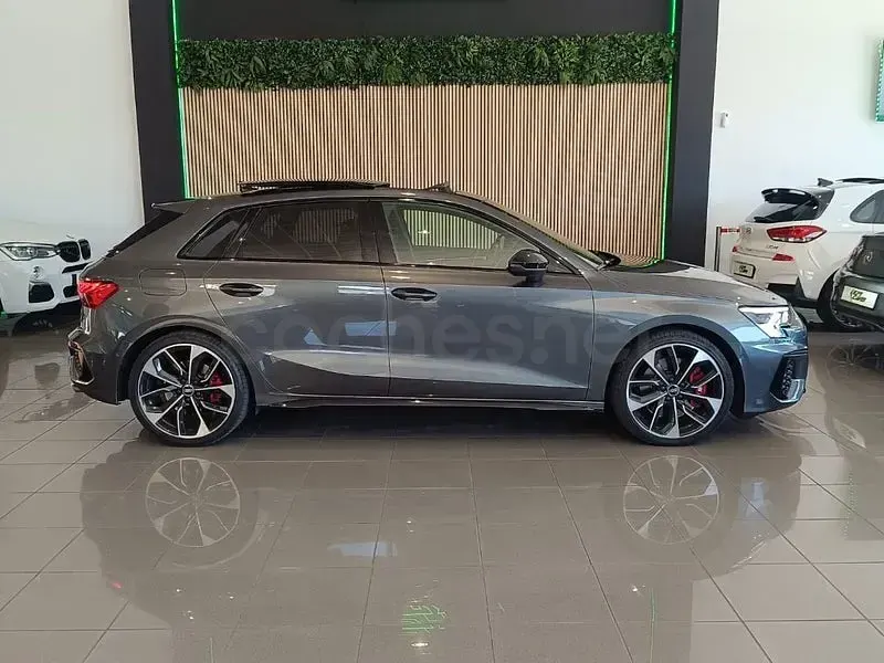 Usado Audi A3 Ambiente 310 CV (228 kW) 2021 Gris / plata Berlina