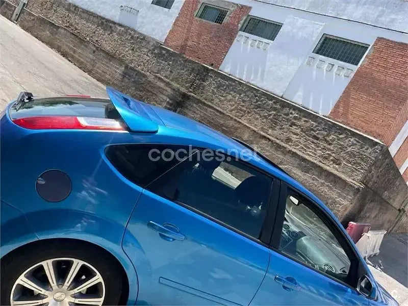 Usado Ford Focus Sport 136 CV (100 kW) 2006 Azul Berlina