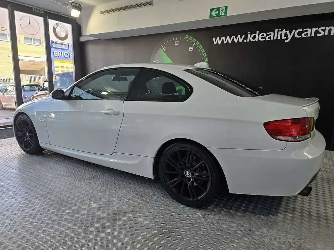 Usado BMW 320 177 CV (130 kW) 2008 Blanco Coupe