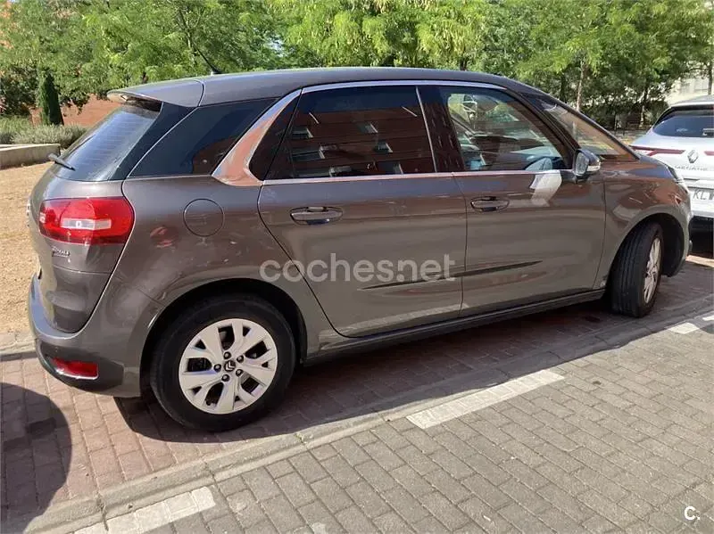 Usado Citroën C4 Picasso Feel 120 CV (88 kW) 2015 Marrón Monovolumen