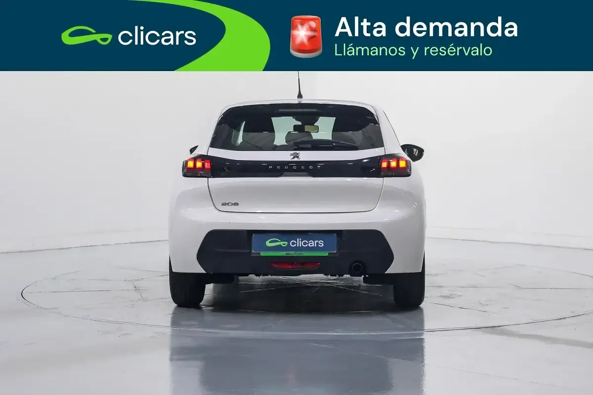 Usado Peugeot 208 Active 100 CV (73 kW) 2022 Blanco Utilitario