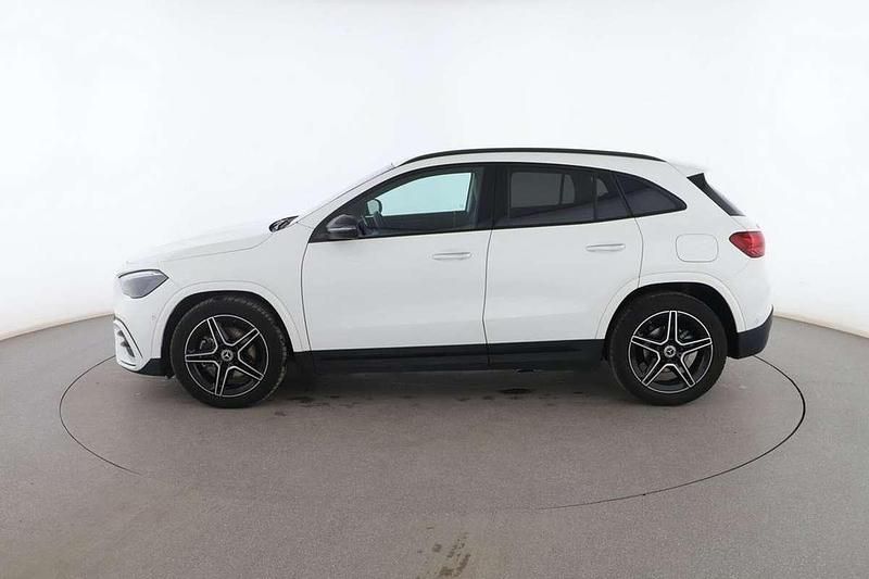 Usado Mercedes GLA200 AMG line 151 CV (111 kW) 2024 Blanco SUV