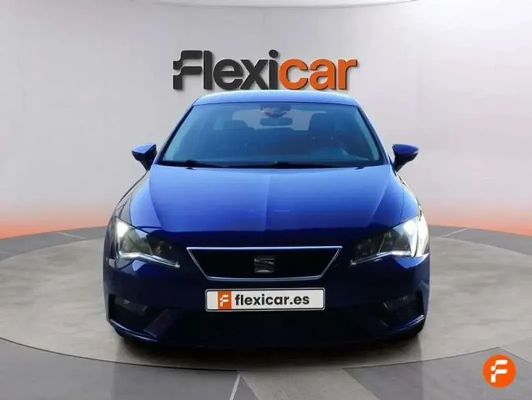 Usado Seat Leon ST Style 131 CV (96 kW) 2019 Azul Familiar