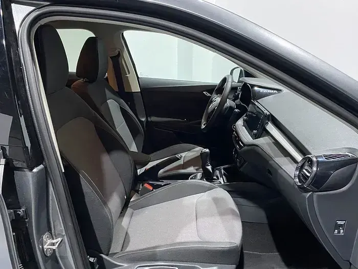 Usado Skoda Fabia Selection 115 CV (84 kW) 2024 Gris Berlina