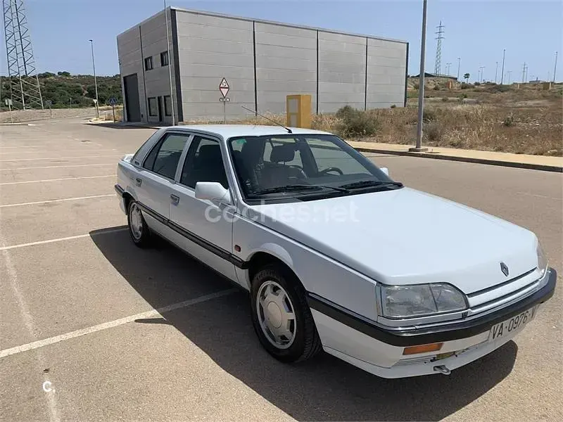 Usado Renault R25 160 CV (117 kW) 1991 Blanco Utilitario