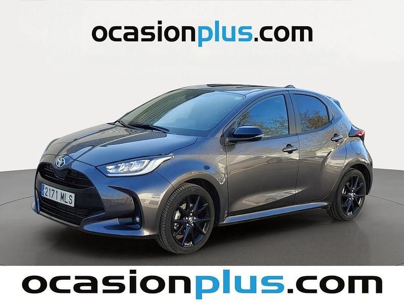Usado Toyota Yaris Plus 116 CV (85 kW) 2023 Gris Utilitario