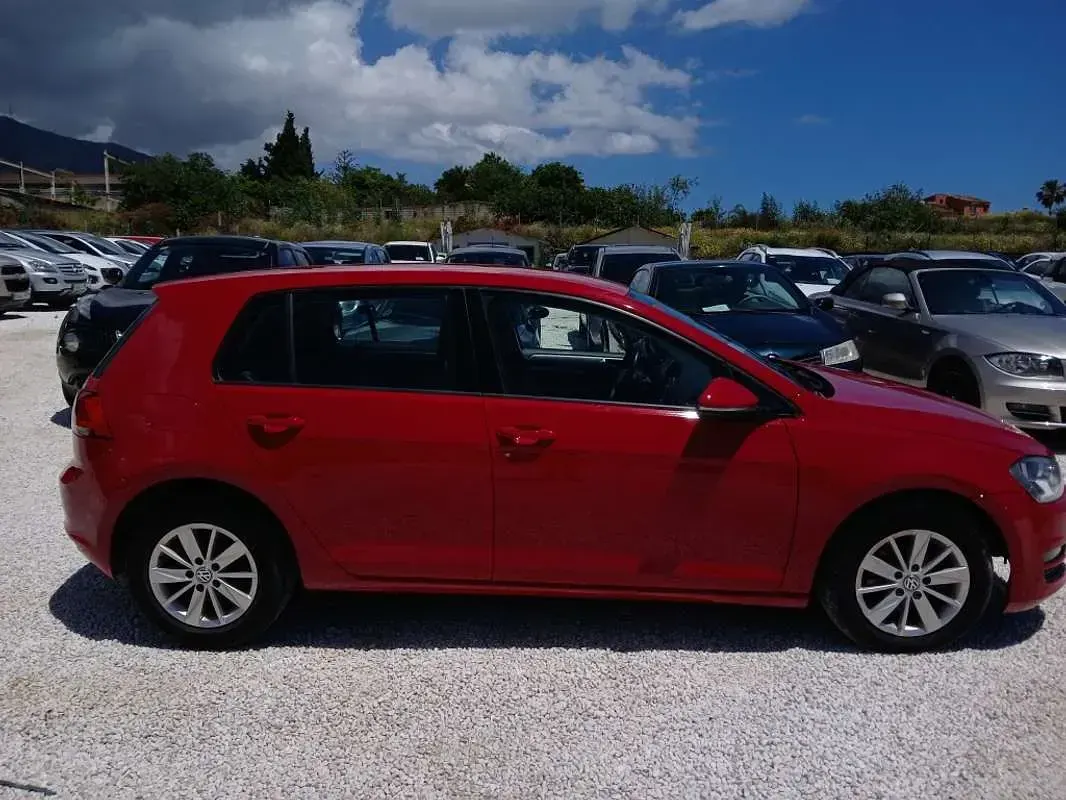 Usado VW Golf VII Business 110 CV (80 kW) 2016 Rojo Utilitario