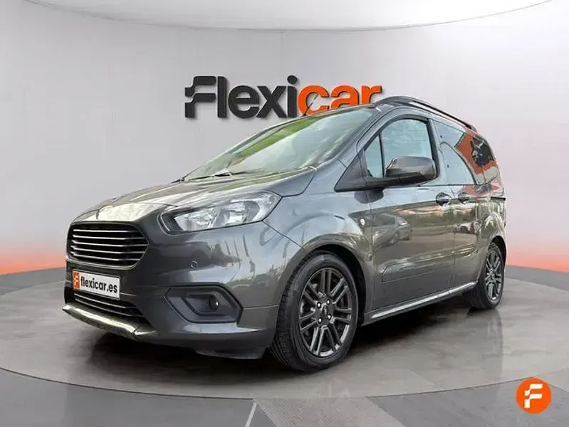 Usado Ford Tourneo Courier Sport 100 CV (73 kW) 2020 Gris / plata Monovolumen