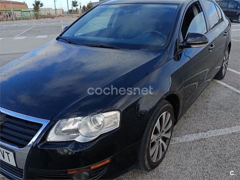 Usado VW Passat Advance 110 CV (80 kW) 2010 Negro Berlina