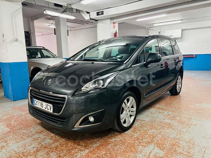 Gris / plata Usado 2015 Peugeot 5008 Allure Monovolumen | 5990 € (Precio justo) - Imagen 1/4