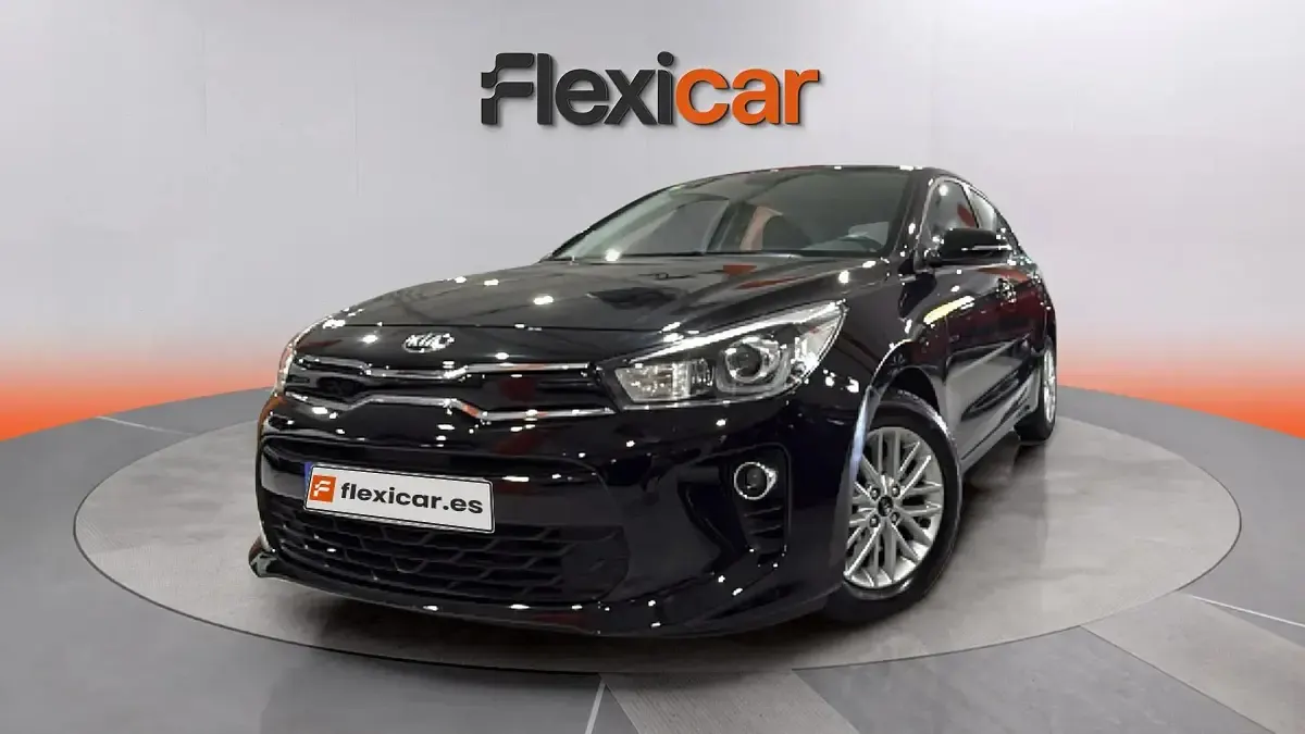 Usado Kia Rio 120 CV (88 kW) 2019 Negro Berlina