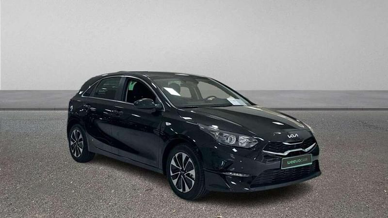 Nuevo Kia Ceed 101 CV (74 kW) 2025 Negro Utilitario