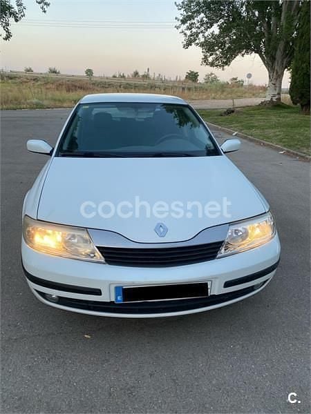 Blanco Usado 2004 Renault Laguna II Authentique Berlina | 3200 € (Precio justo) - Imagen 1/4