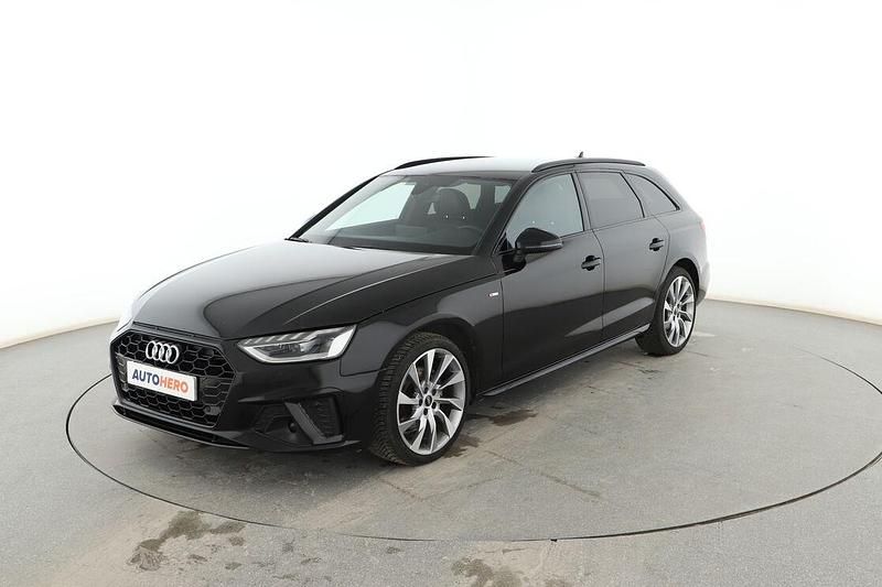 Usado Audi A4 163 CV (119 kW) 2022 Negro Familiar