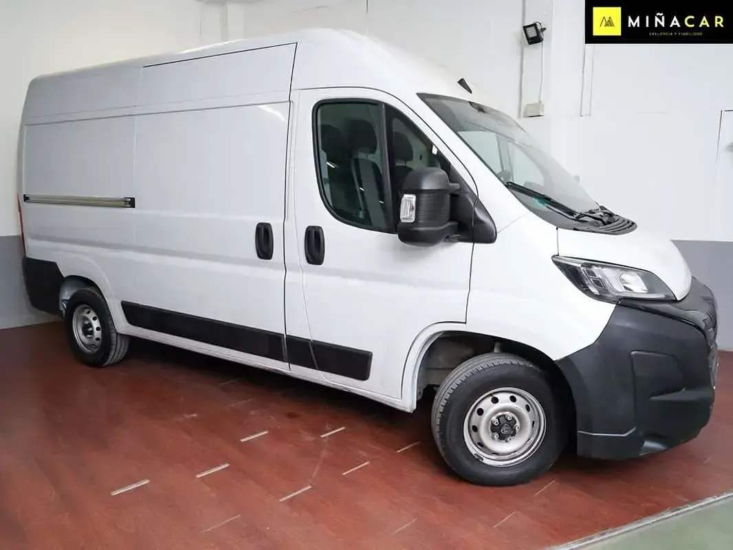 Usado Peugeot Boxer 120 CV (88 kW) 2024 Blanco Van