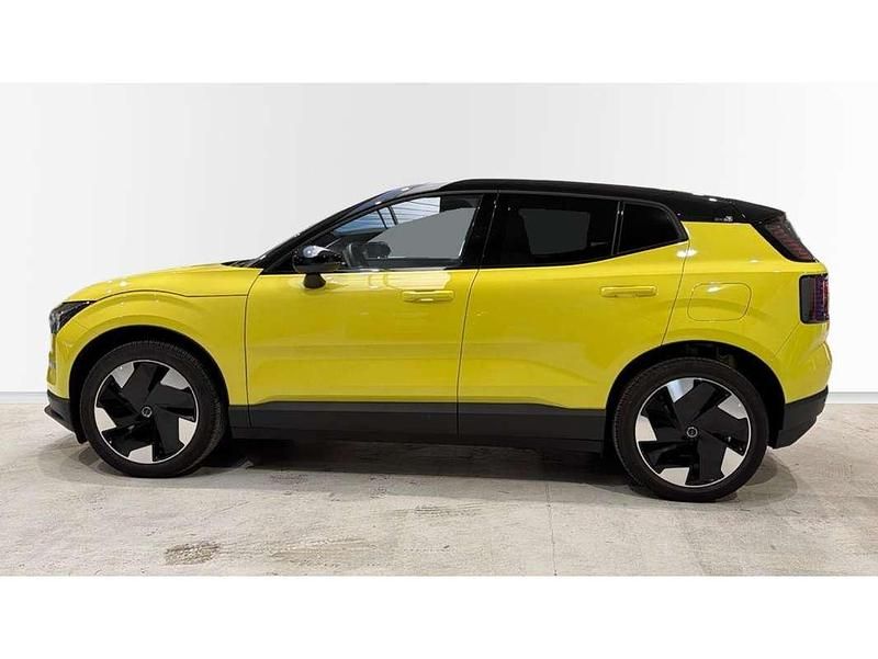 Usado Volvo EX30 Plus 200 kW (272 CV) 2024 Amarillo SUV