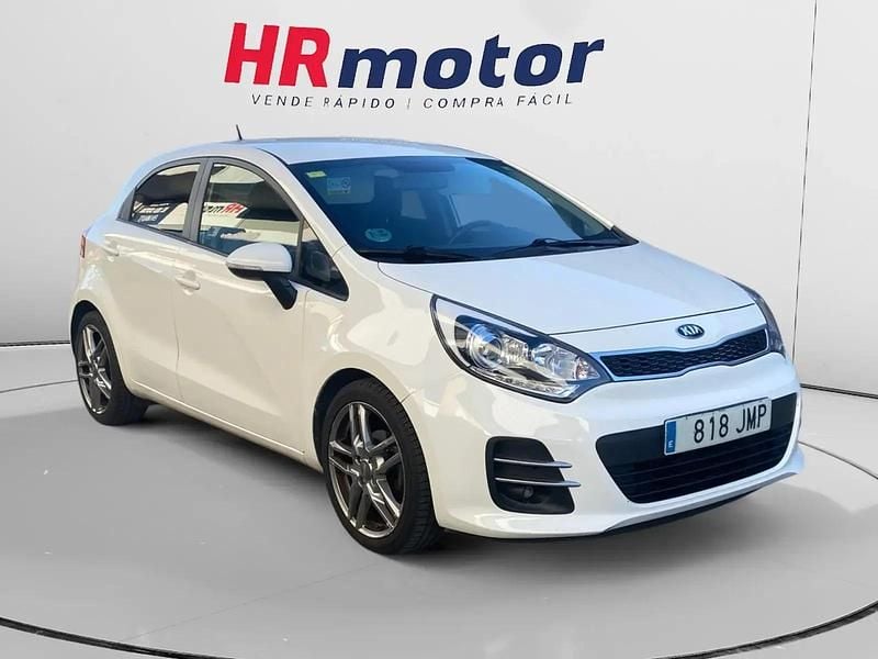 Usado 2015 Kia Rio | 9340 € (Precio justo) - Imagen 1/4