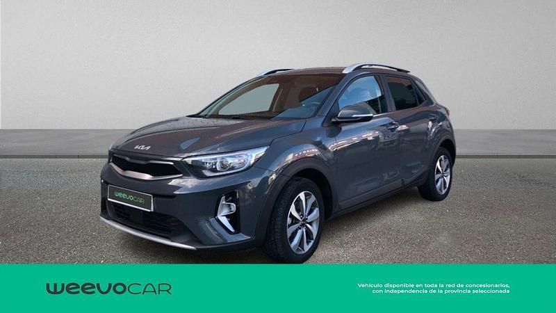 Usado Kia Stonic 84 CV (61 kW) 2023 Gris SUV