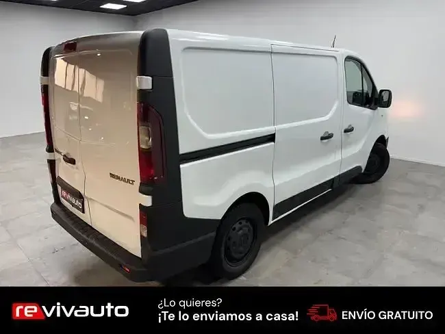 Usado Renault Trafic 120 CV (88 kW) 2018 Blanco Monovolumen