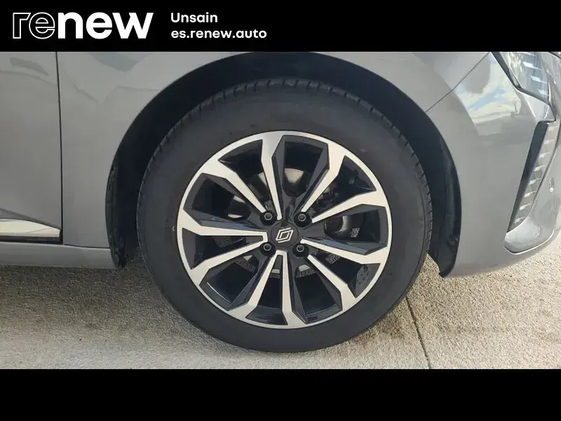 Usado Renault Clio V Techno 100 CV (73 kW) 2025 Gris Berlina