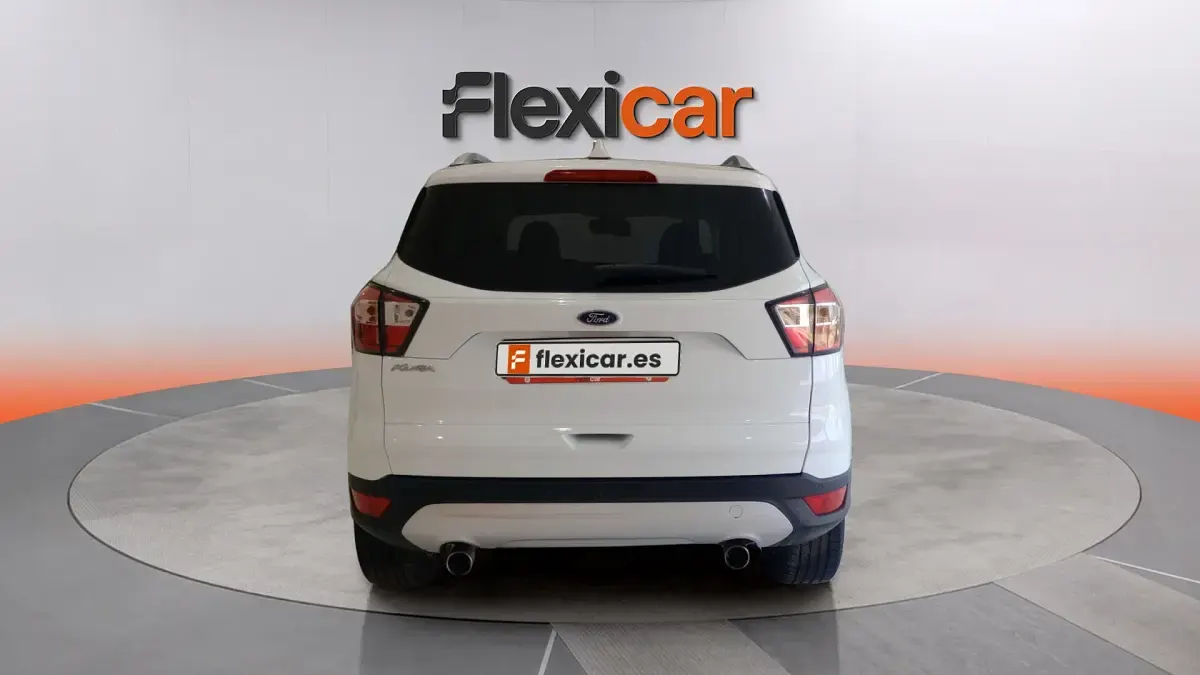 Usado Ford Kuga Trend 120 CV (88 kW) 2018 Blanco SUV