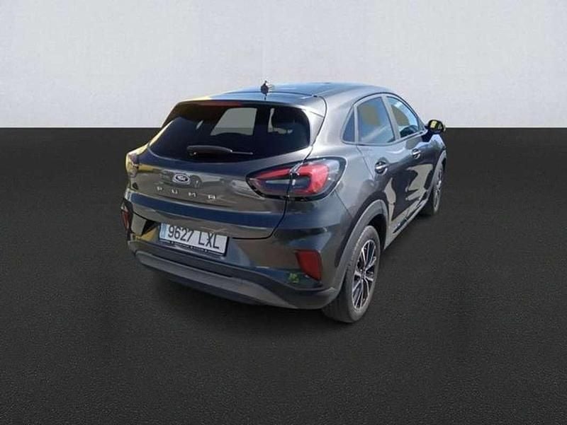 Usado Ford Puma Titanium 120 CV (88 kW) 2022 Gris SUV