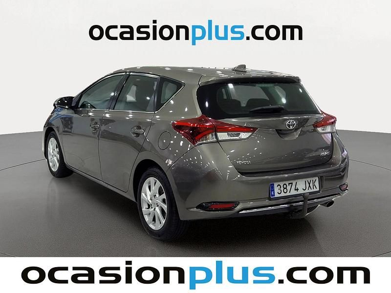 Usado Toyota Auris Business Edition 116 CV (85 kW) 2017 Gris Utilitario