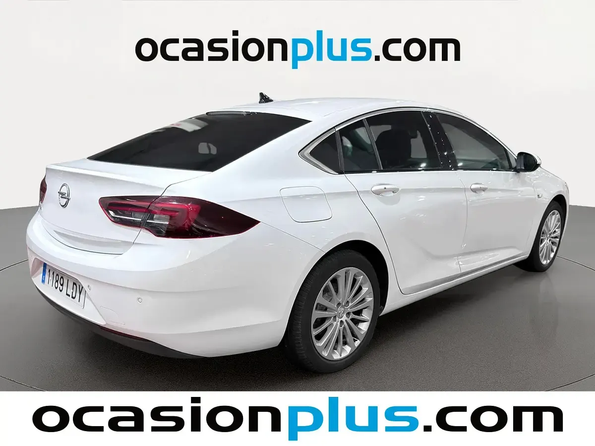 Usado Opel Insignia Innovation 136 CV (100 kW) 2020 Blanco Berlina