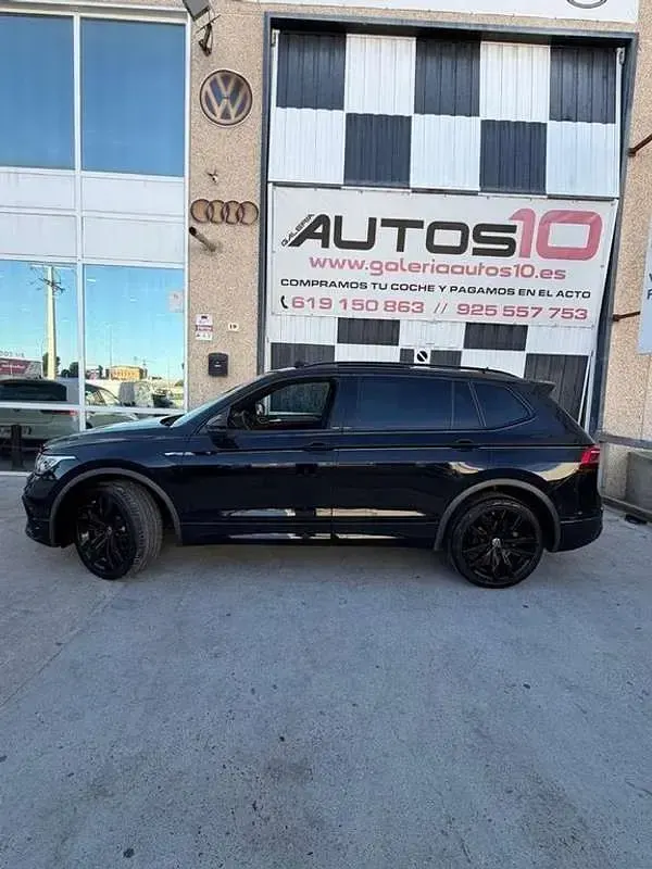 Usado VW Tiguan R-line 200 CV (147 kW) 2022 Negro SUV
