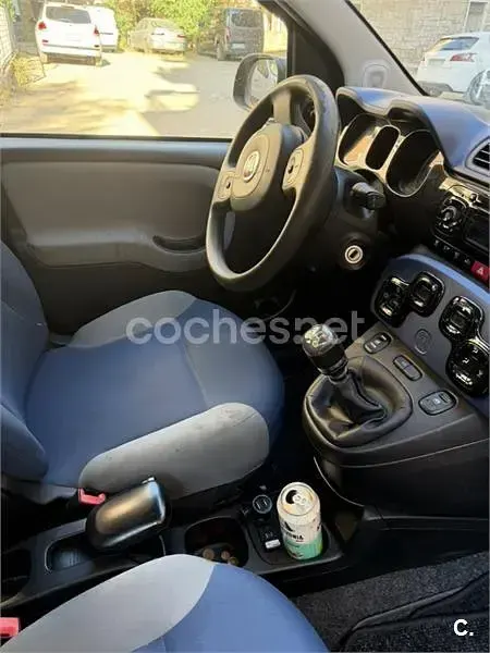 Usado Fiat Panda Lounge 85 CV (62 kW) 2012 Azul Utilitario