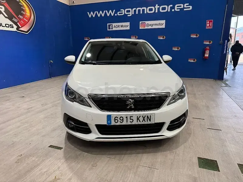 Usado Peugeot 308 Style 130 CV (95 kW) 2019 Blanco Berlina