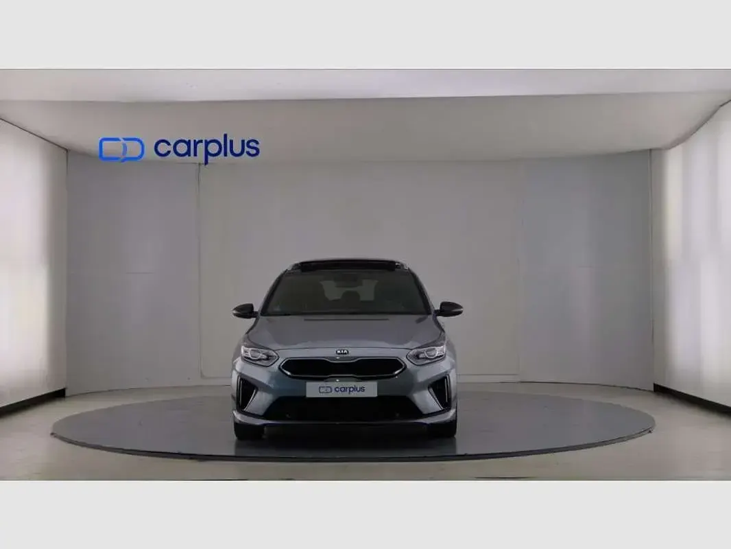 Usado Kia Ceed GT GT-Line 136 CV (100 kW) 2021 Plateado Familiar