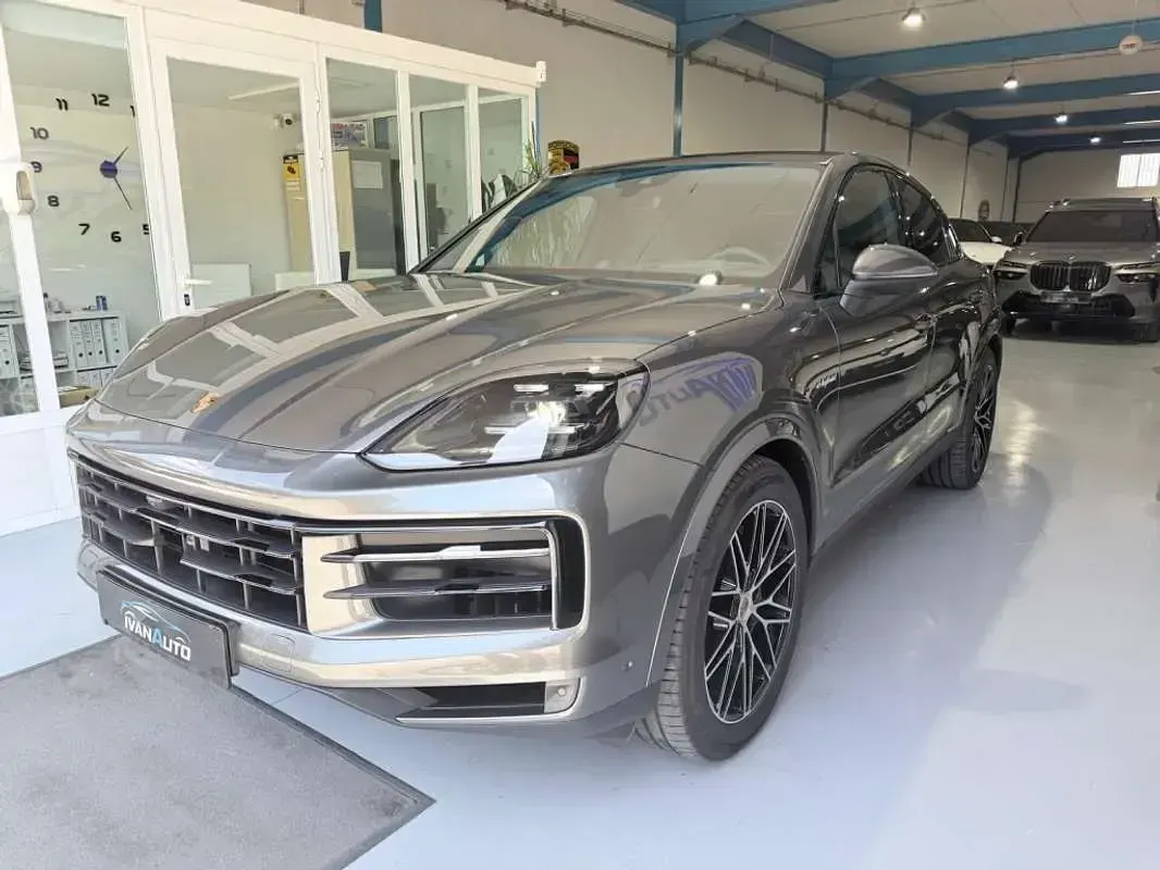 Usado Porsche Cayenne Black Edition 470 CV (345 kW) 2025 Gris SUV