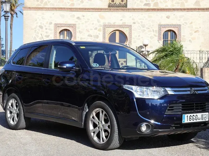 Usado Mitsubishi Outlander Motion 150 CV (110 kW) 2015 Azul SUV