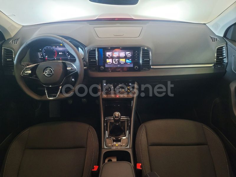 Usado Skoda Karoq Selection 110 CV (80 kW) 2024 Rojo SUV