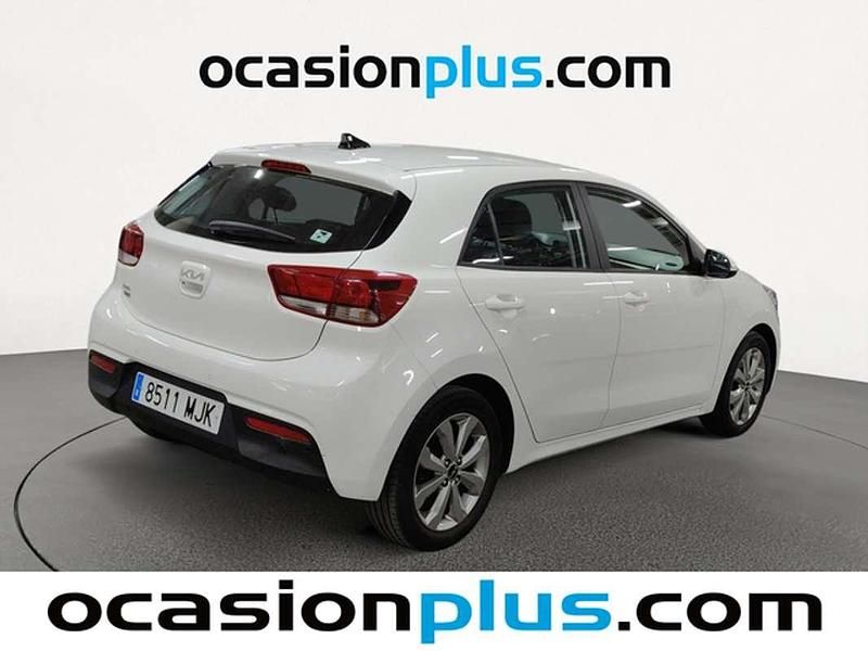 Usado Kia Rio 101 CV (74 kW) 2023 Blanco Utilitario