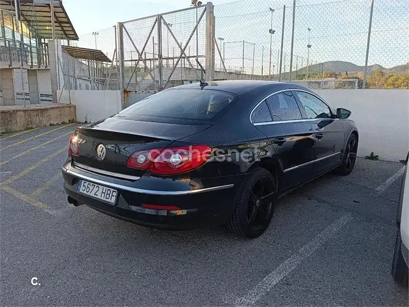 Usado VW Passat 143 CV (105 kW) 2010 Negro Berlina