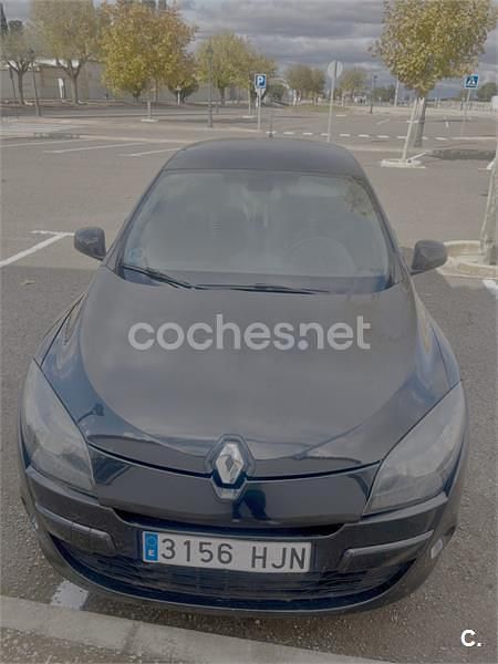 Usado Renault Mégane Dynamique 110 CV (80 kW) 2012 Negro Berlina