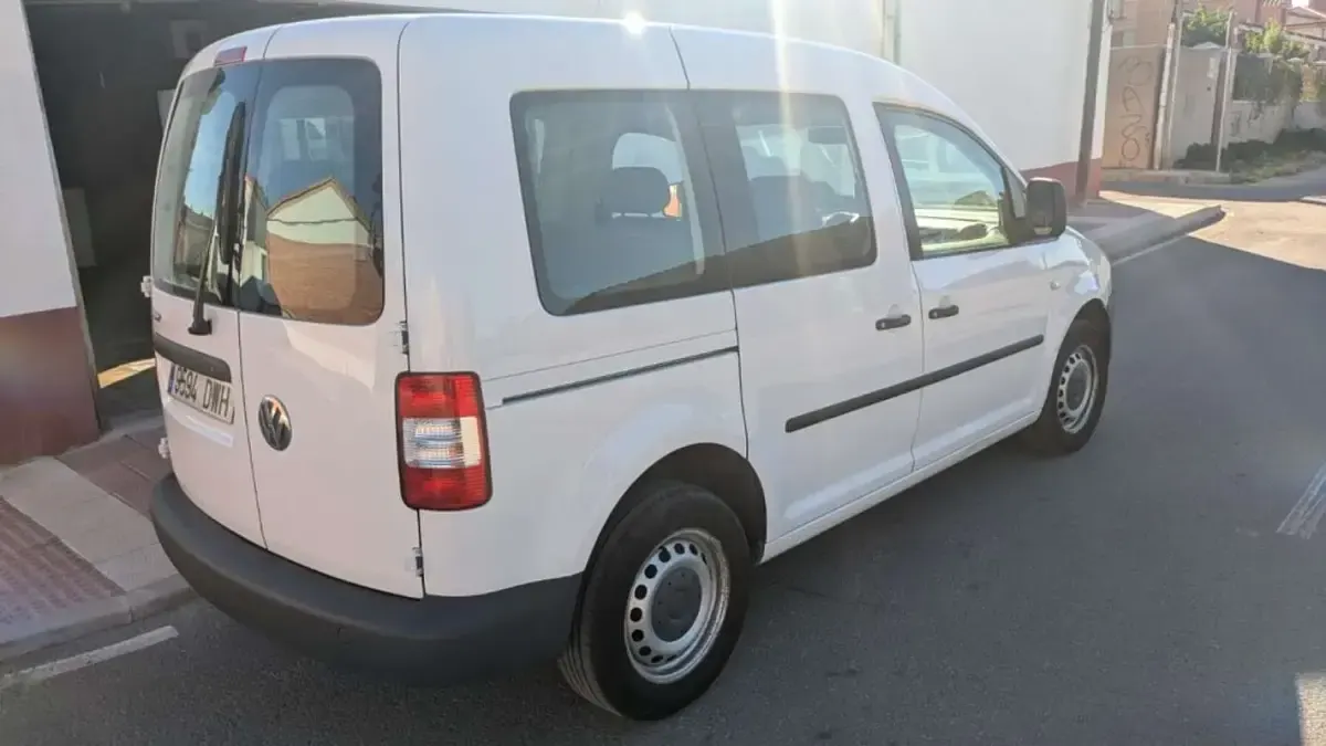 Usado VW Caddy 75 CV (55 kW) 2007 Blanco Monovolumen