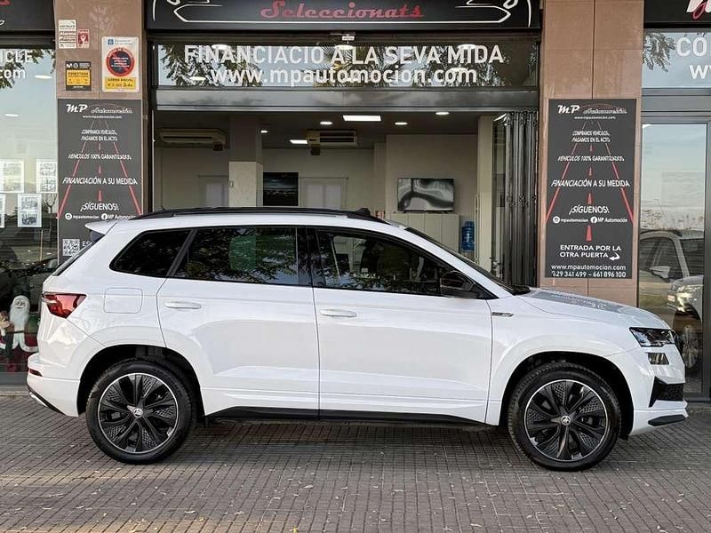 Usado Skoda Karoq SportLine 150 CV (110 kW) 2022 Blanco SUV