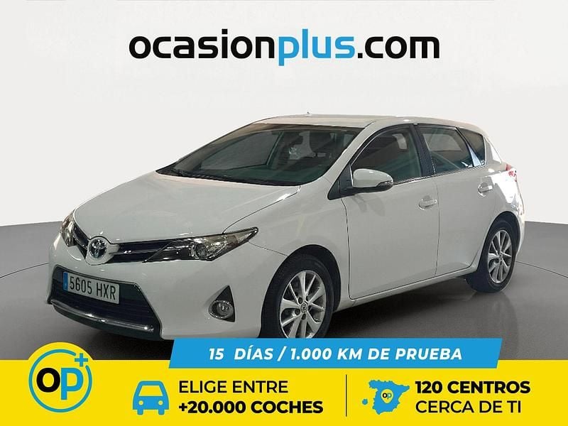 Usado Toyota Auris Active 132 CV (97 kW) 2014 Blanco Utilitario