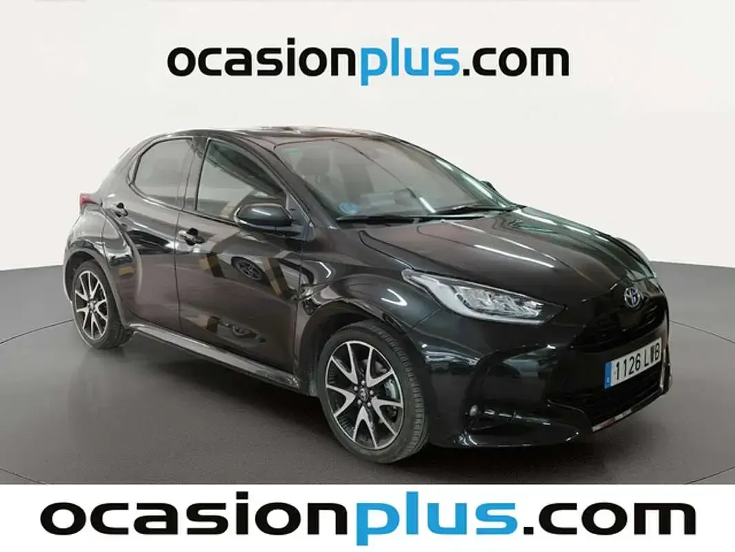 Usado Toyota Yaris Hybrid Style 116 CV (85 kW) 2022 Negro Utilitario