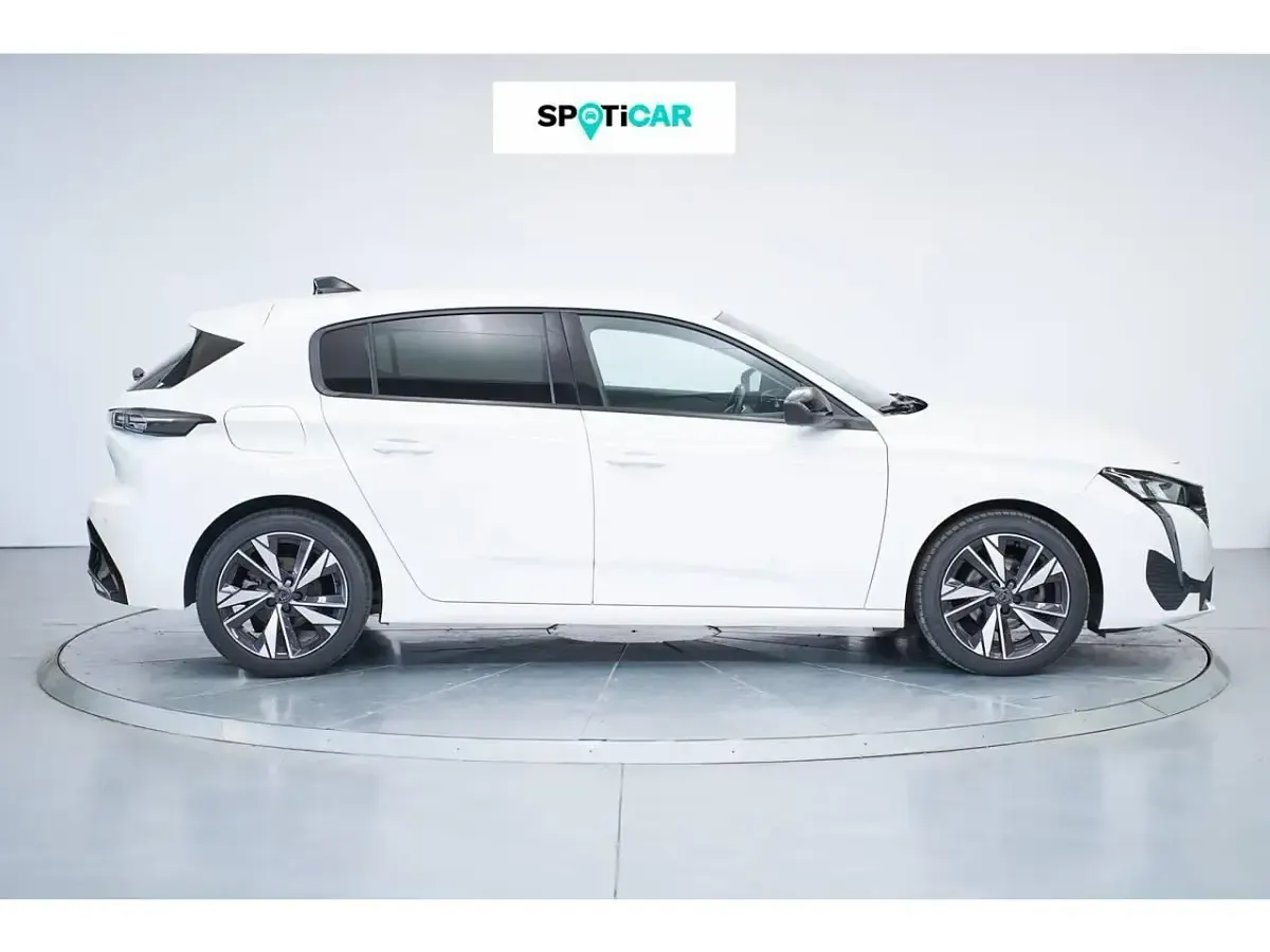 Usado Peugeot 308 Allure 130 CV (95 kW) 2022 Blanco Berlina